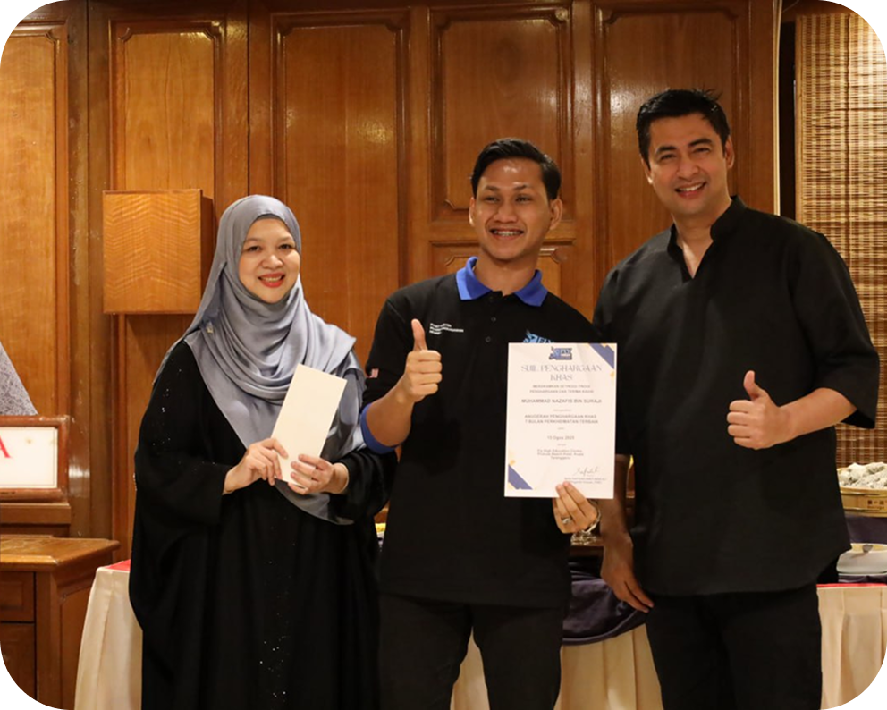 Majlis penyampaian Sijil Penghargaan Khas FlyHigh