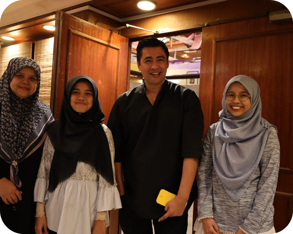 Guru FlyHigh bersama pelajar